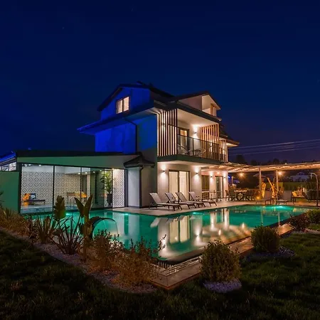 çalışta 8 Kişilik Lüks Gezer Villa Fethiye