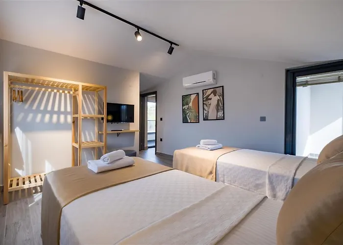 Vilă Calista 8 Kisilik Lueks Gezer Fethiye