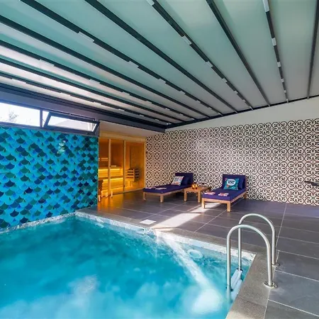 Calista 8 Kisilik Lueks Gezer Villa