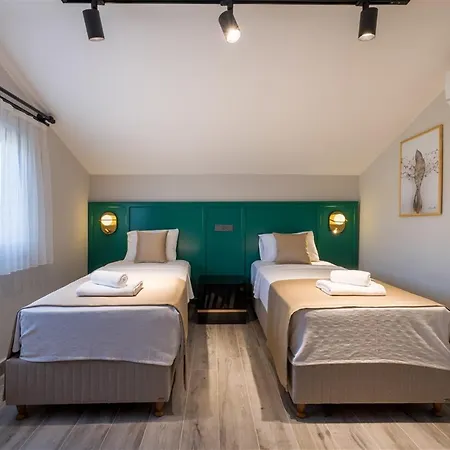 Calista 8 Kisilik Lueks Gezer Villa