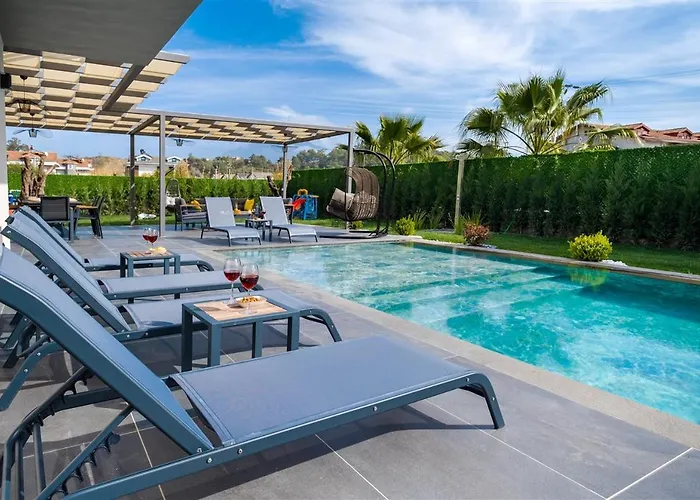 Calista 8 Kisilik Lueks Gezer Villa