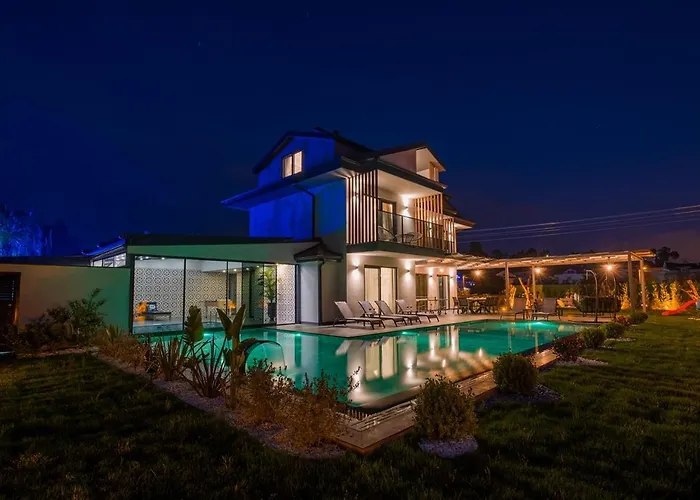 çalışta 8 Kişilik Lüks Gezer Villa Fethiye