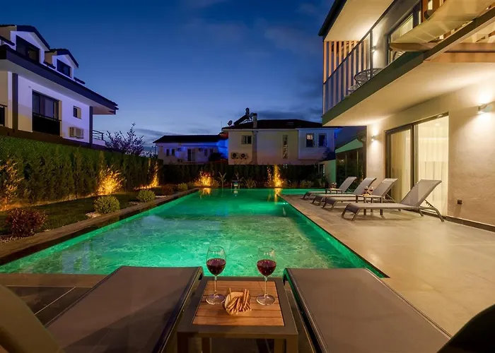 Villa çalışta 8 Kişilik Lüks Gezer *