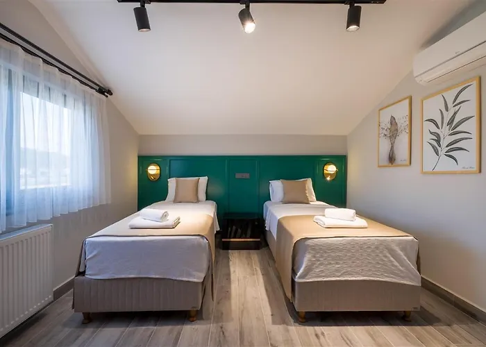 Calista 8 Kisilik Lueks Gezer Vila